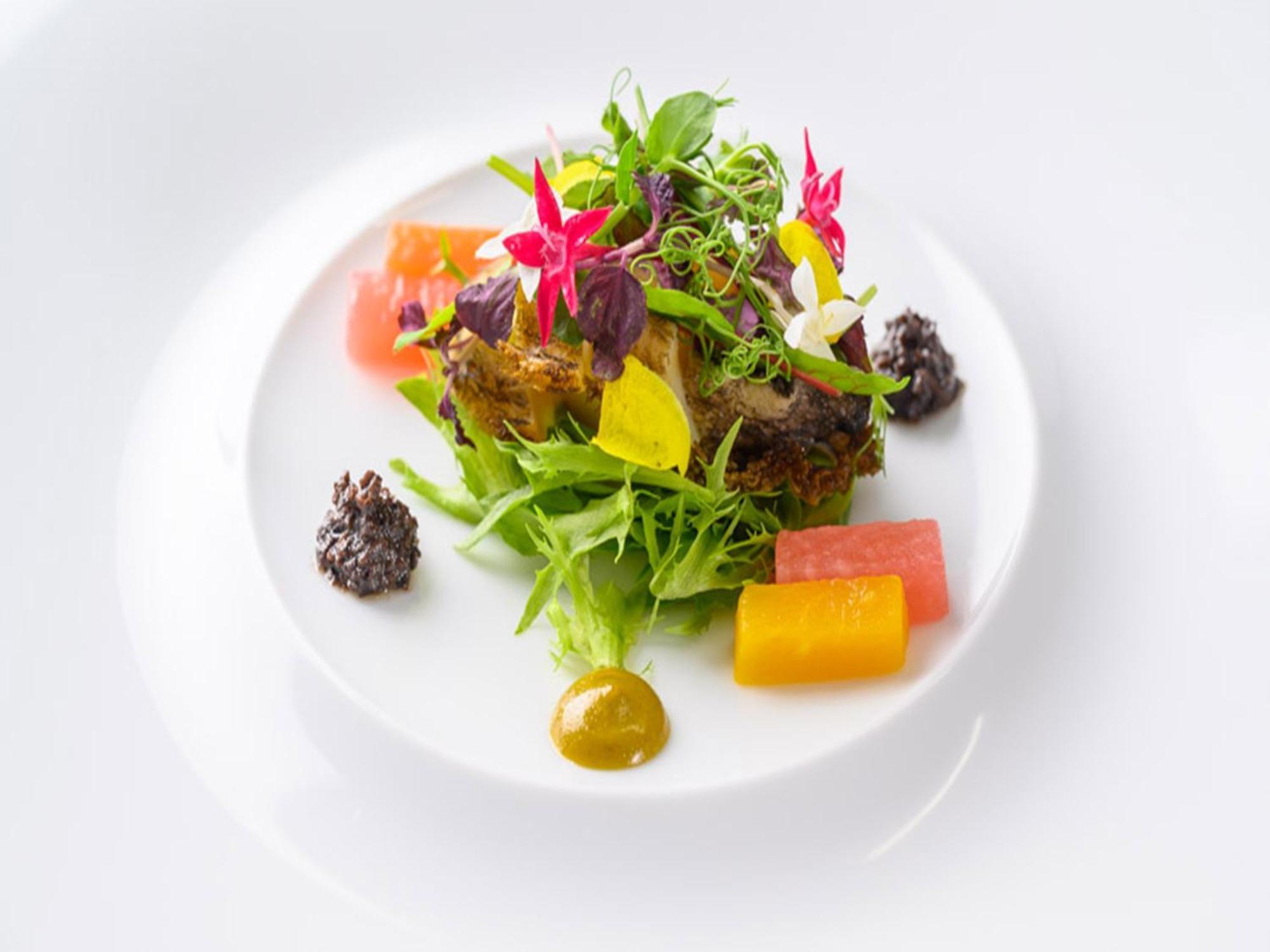 Shin Furano Prince Hotel Buitenkant foto A salad prepared by a culinary student