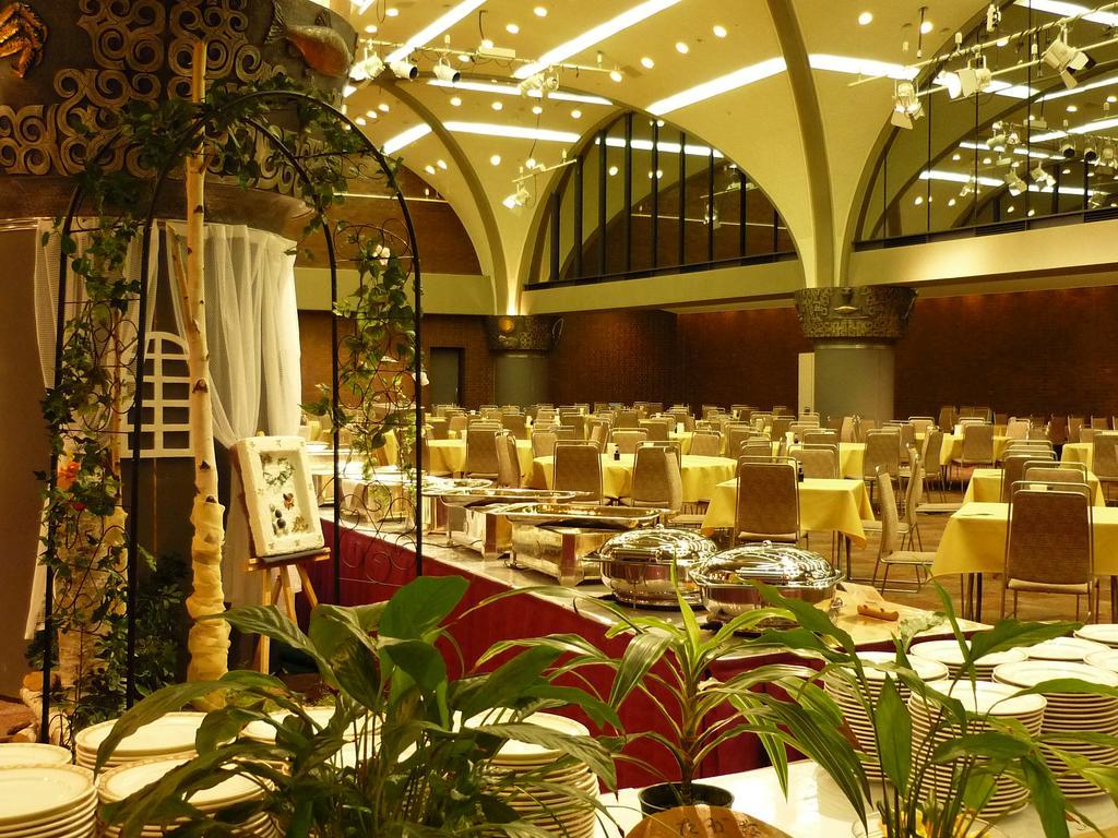 Shin Furano Prince Hotel Buitenkant foto The Grand Ballroom