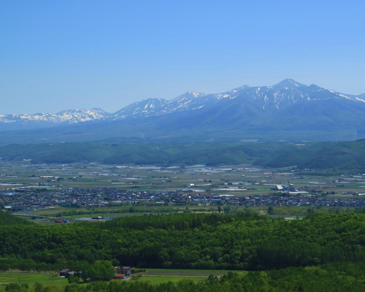 Shin Furano Prince Hotel Buitenkant foto View of Iida